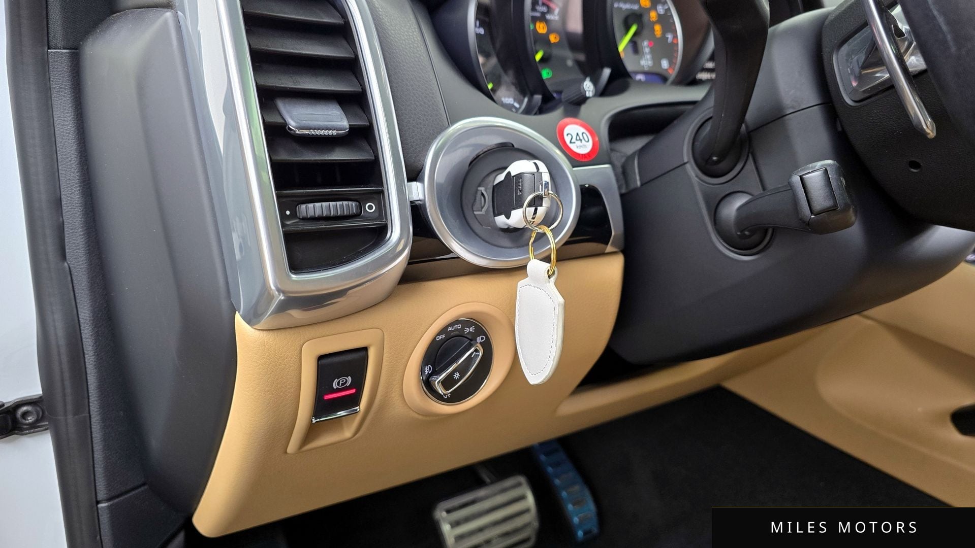 Porsche Cayenne 2016 — миниатюра 16