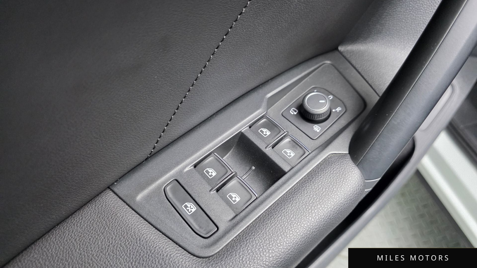 Volkswagen Tiguan 2020 — миниатюра 12
