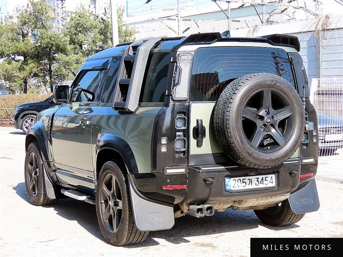 Land Rover Defender 2022 — миниатюра 3