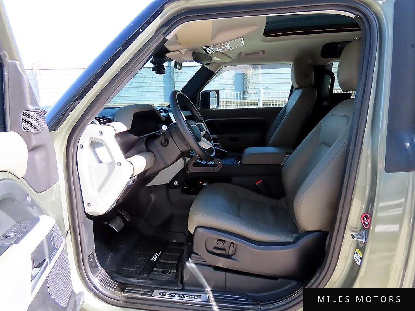 Land Rover Defender 2022 — миниатюра 5
