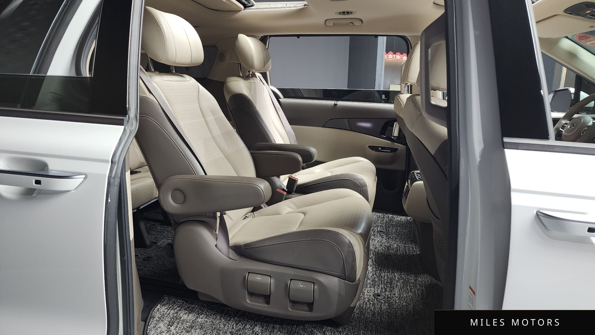 Kia Carnival 2021 — миниатюра 12