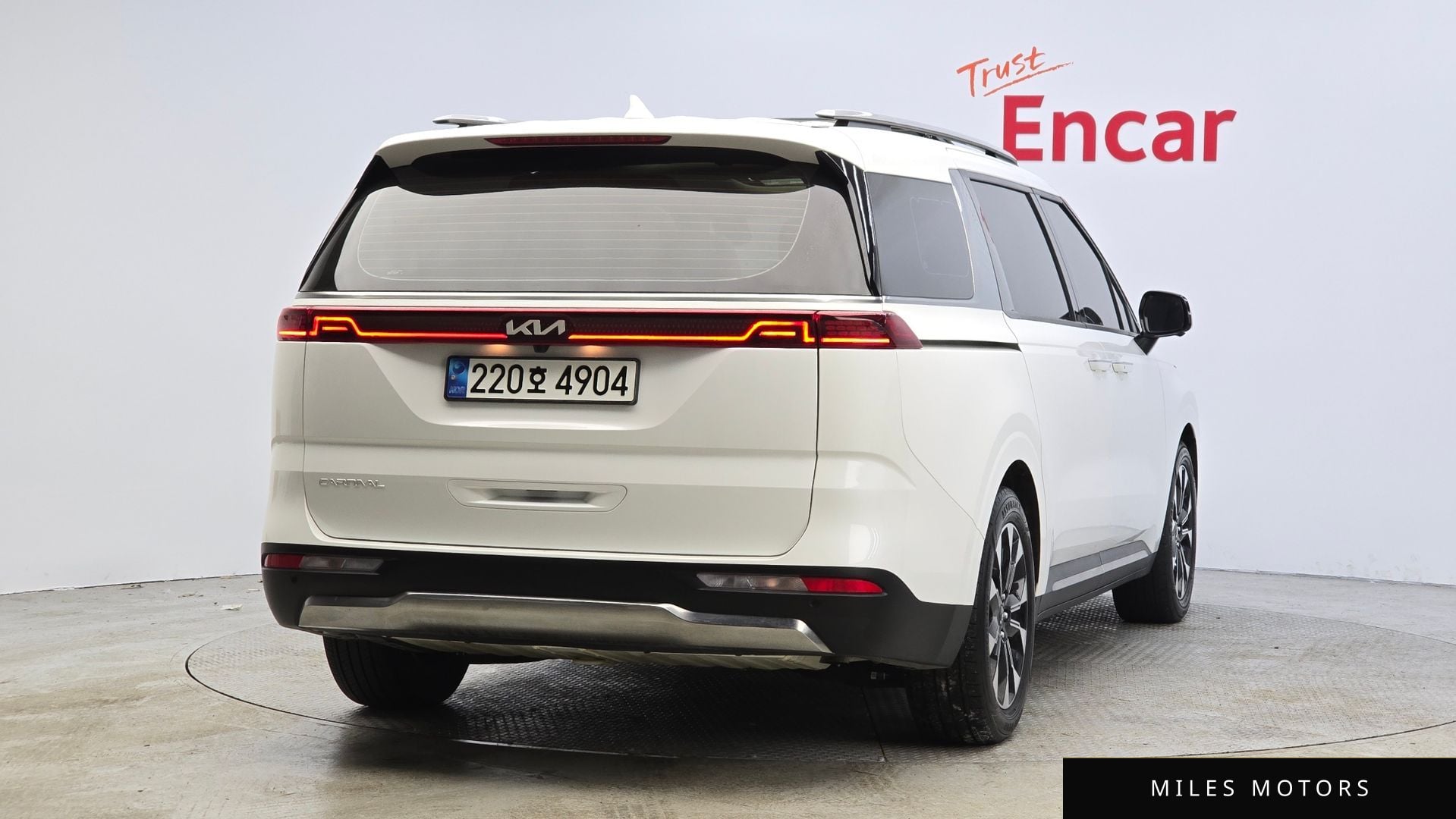 Kia Carnival 2023 — миниатюра 2