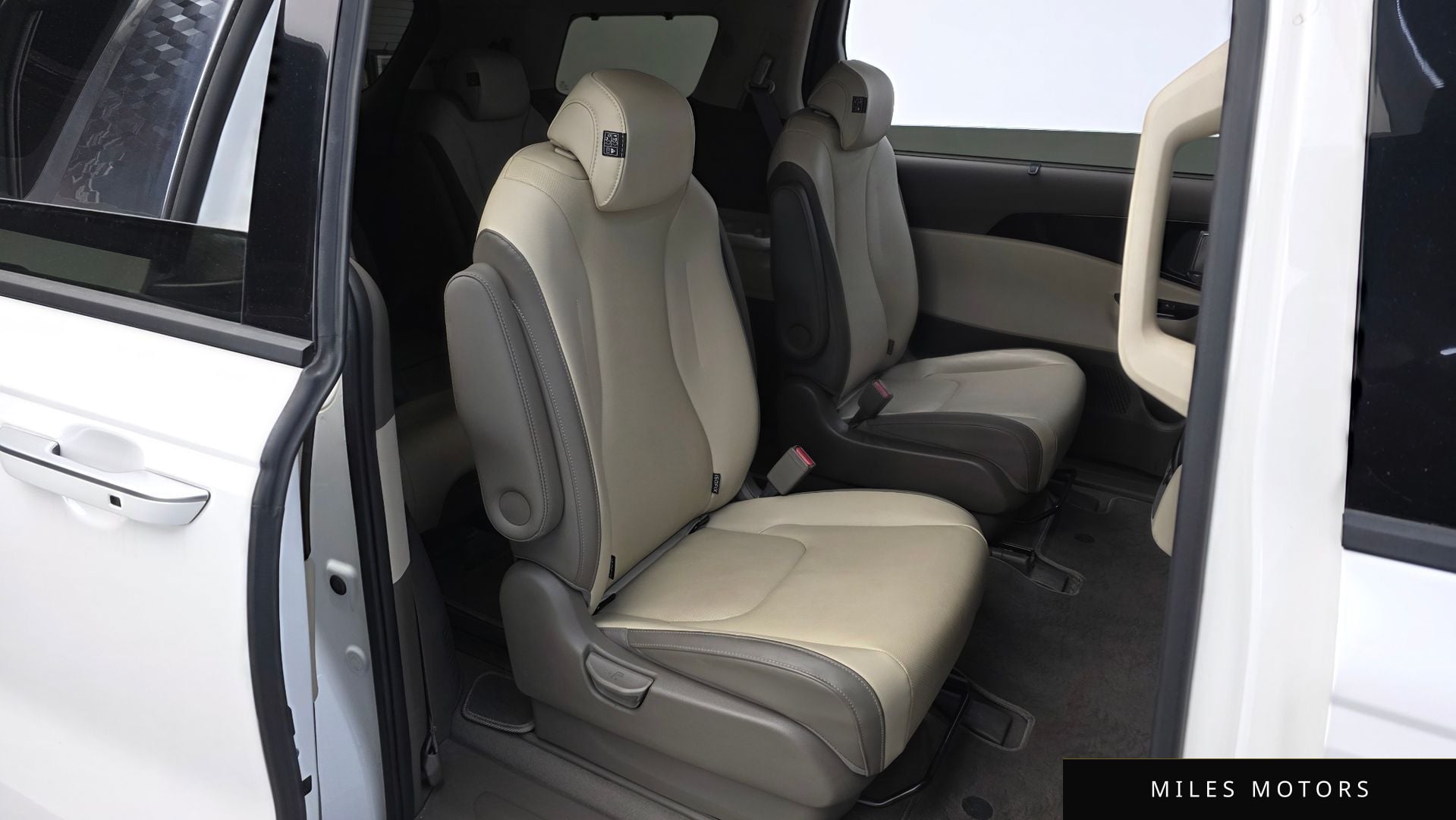 Kia Carnival 2021 — миниатюра 11