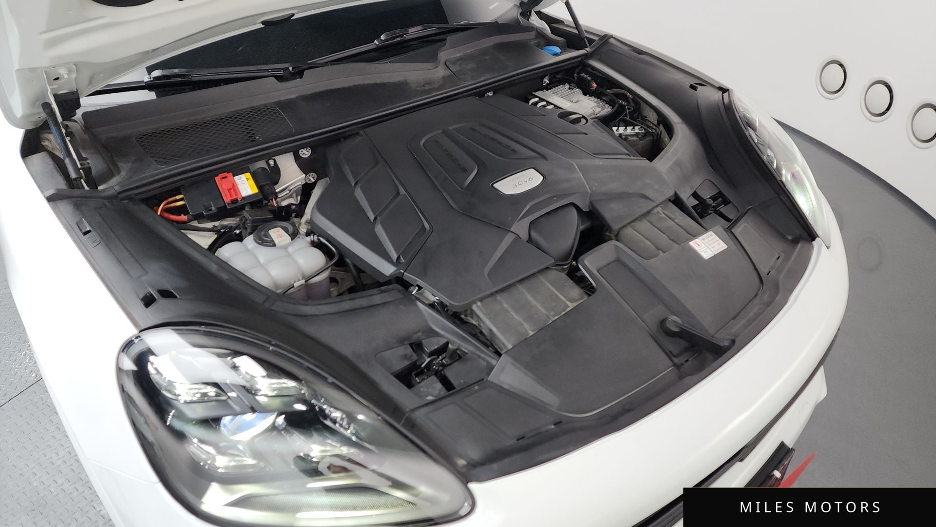 Porsche Cayenne 2021 — миниатюра 6