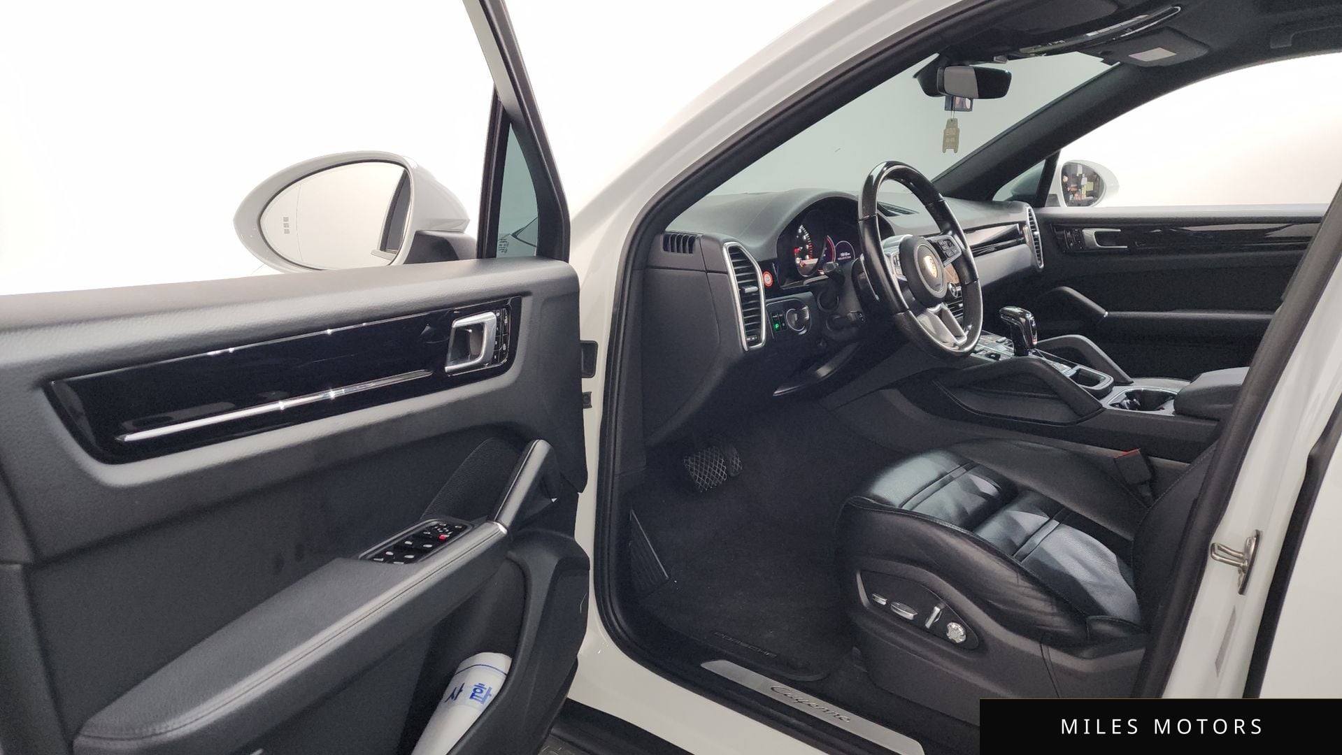 Porsche Cayenne 2021 — миниатюра 10