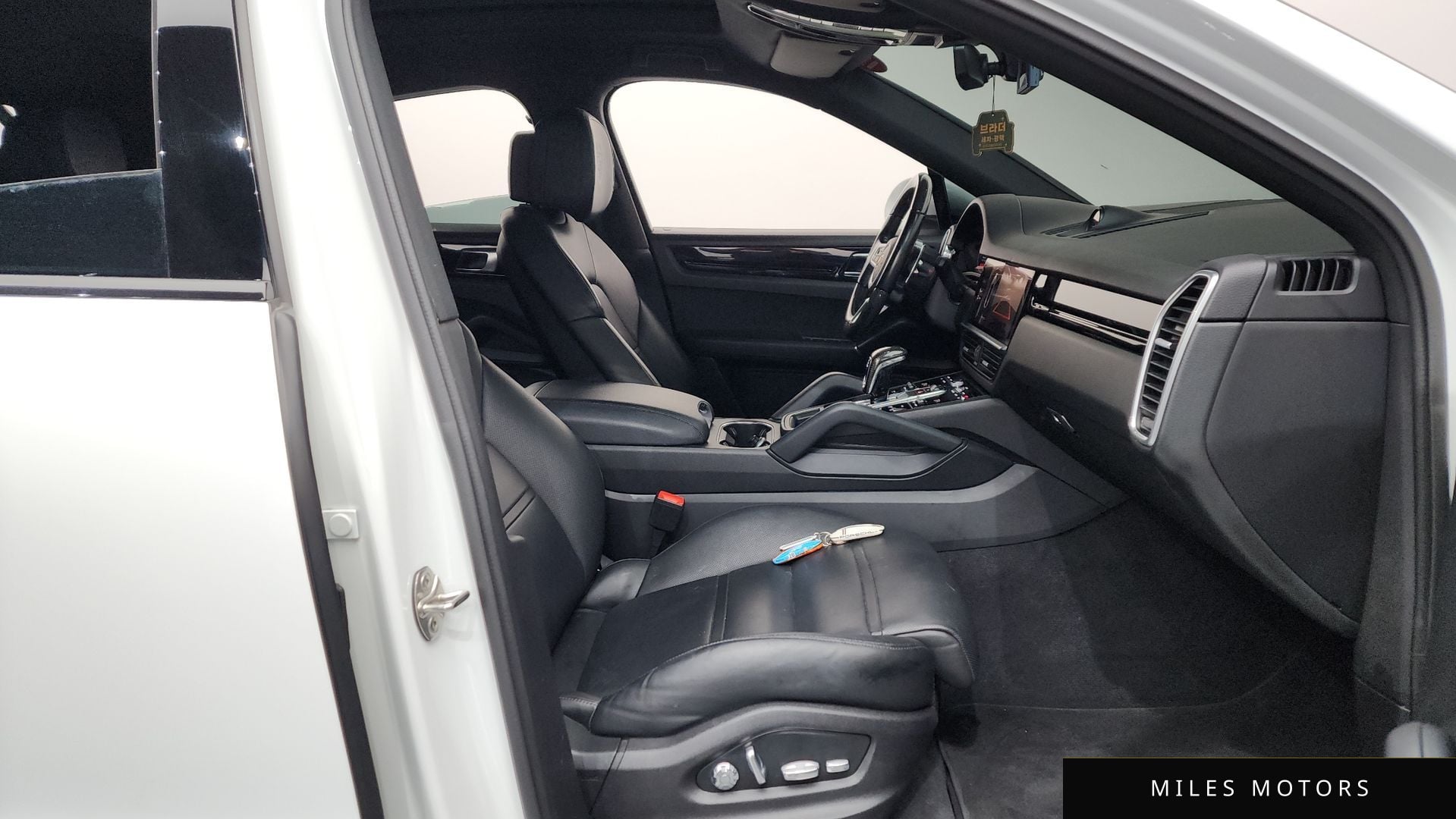 Porsche Cayenne 2021 — миниатюра 11