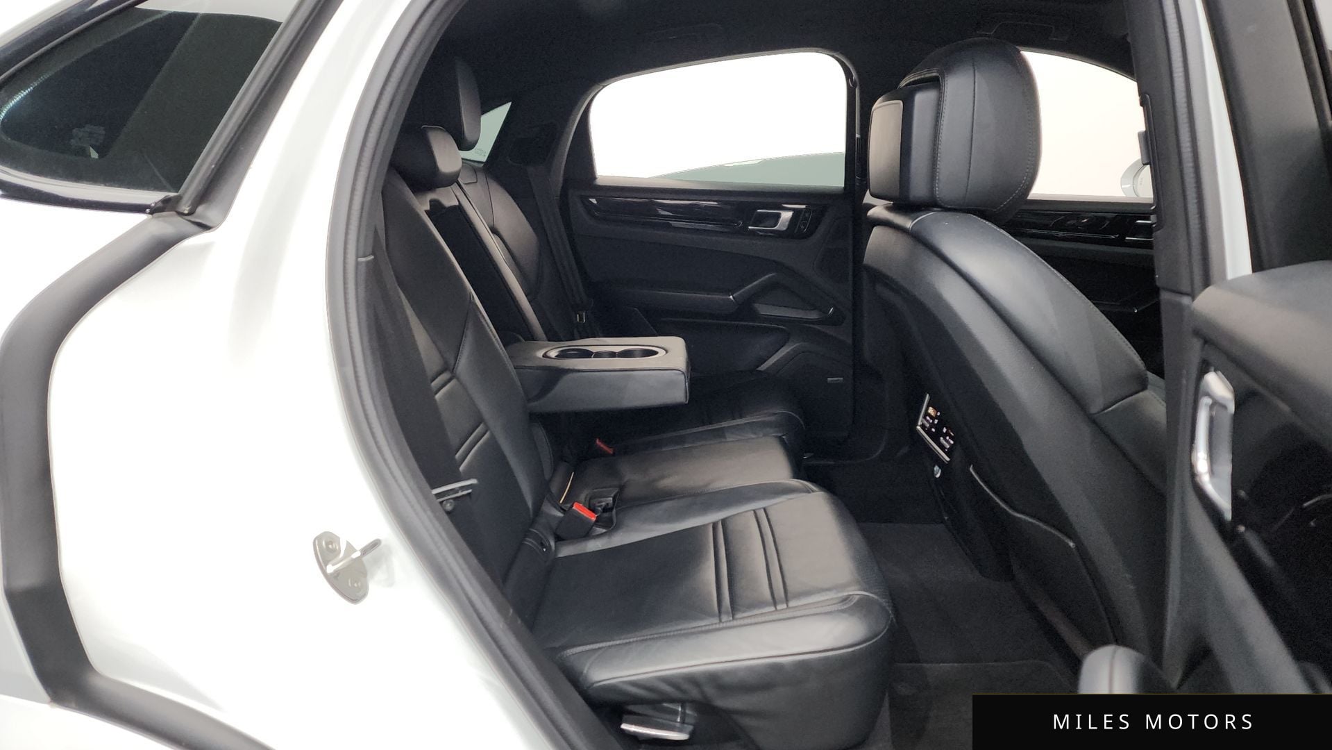 Porsche Cayenne 2021 — миниатюра 12