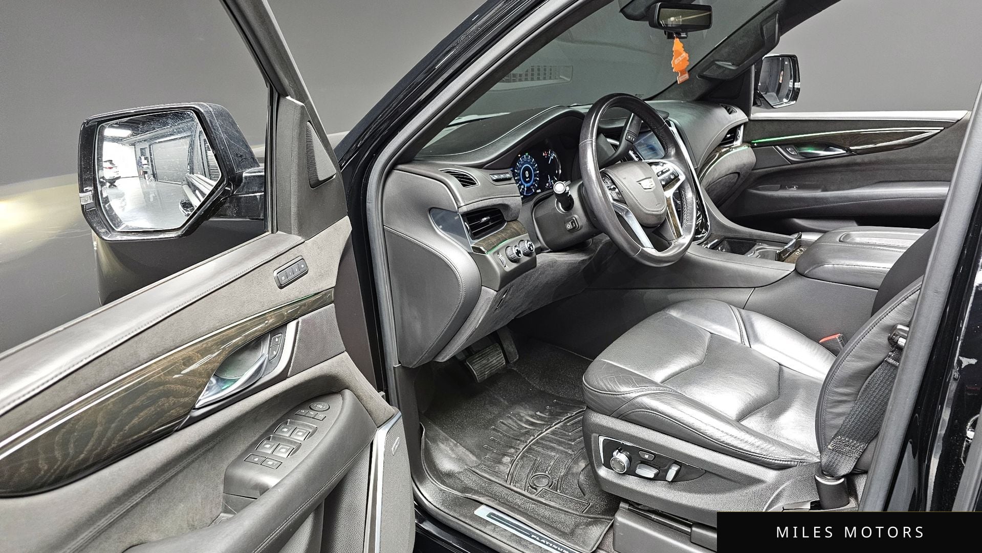 Cadillac Escalade 2020 — миниатюра 12