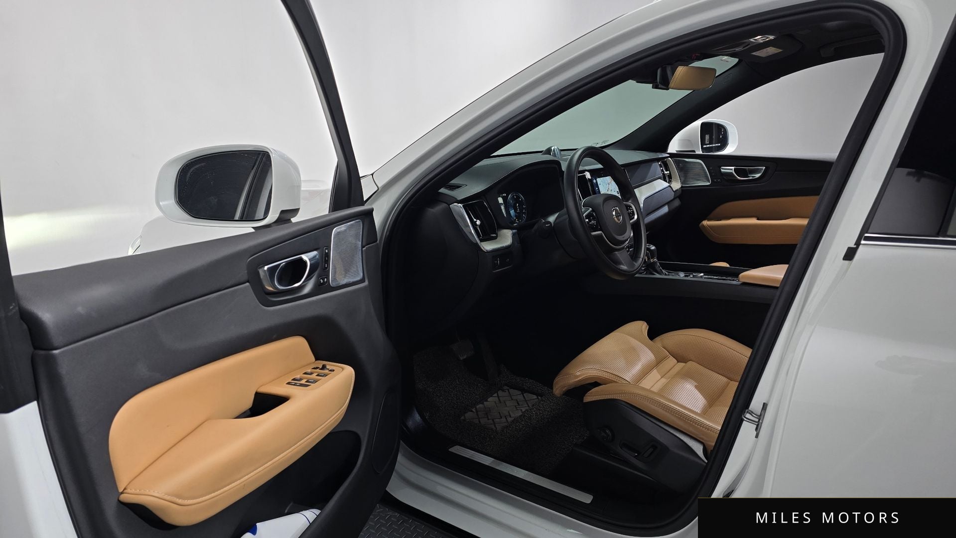 Volvo XC60 2020 — миниатюра 10