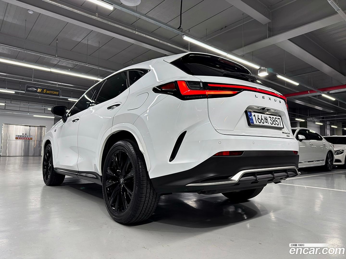 Лексус NX450h+ 2024 — миниатюра 6