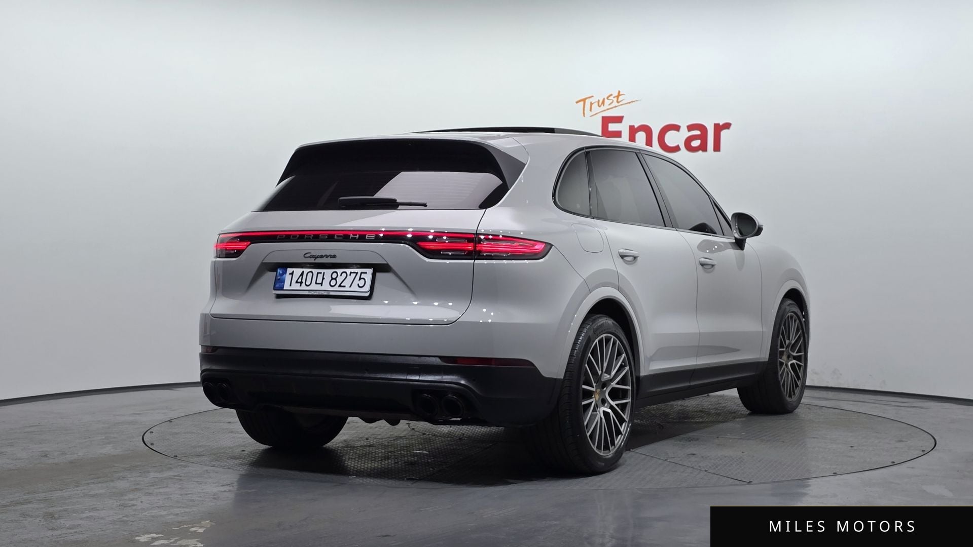 Porsche Cayenne 2023 — миниатюра 2