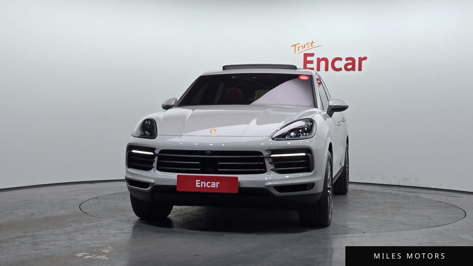 Porsche Cayenne 2023 — миниатюра 3