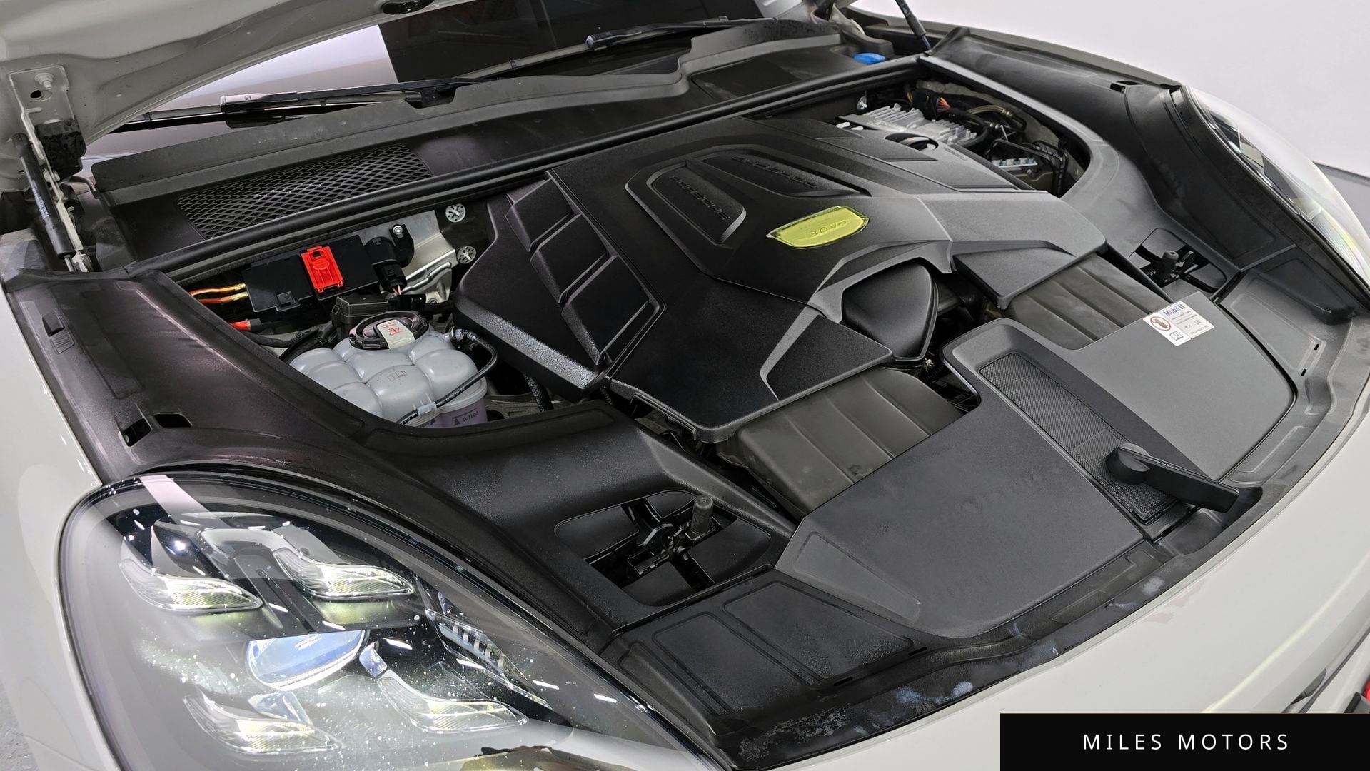Porsche Cayenne 2023 — миниатюра 6