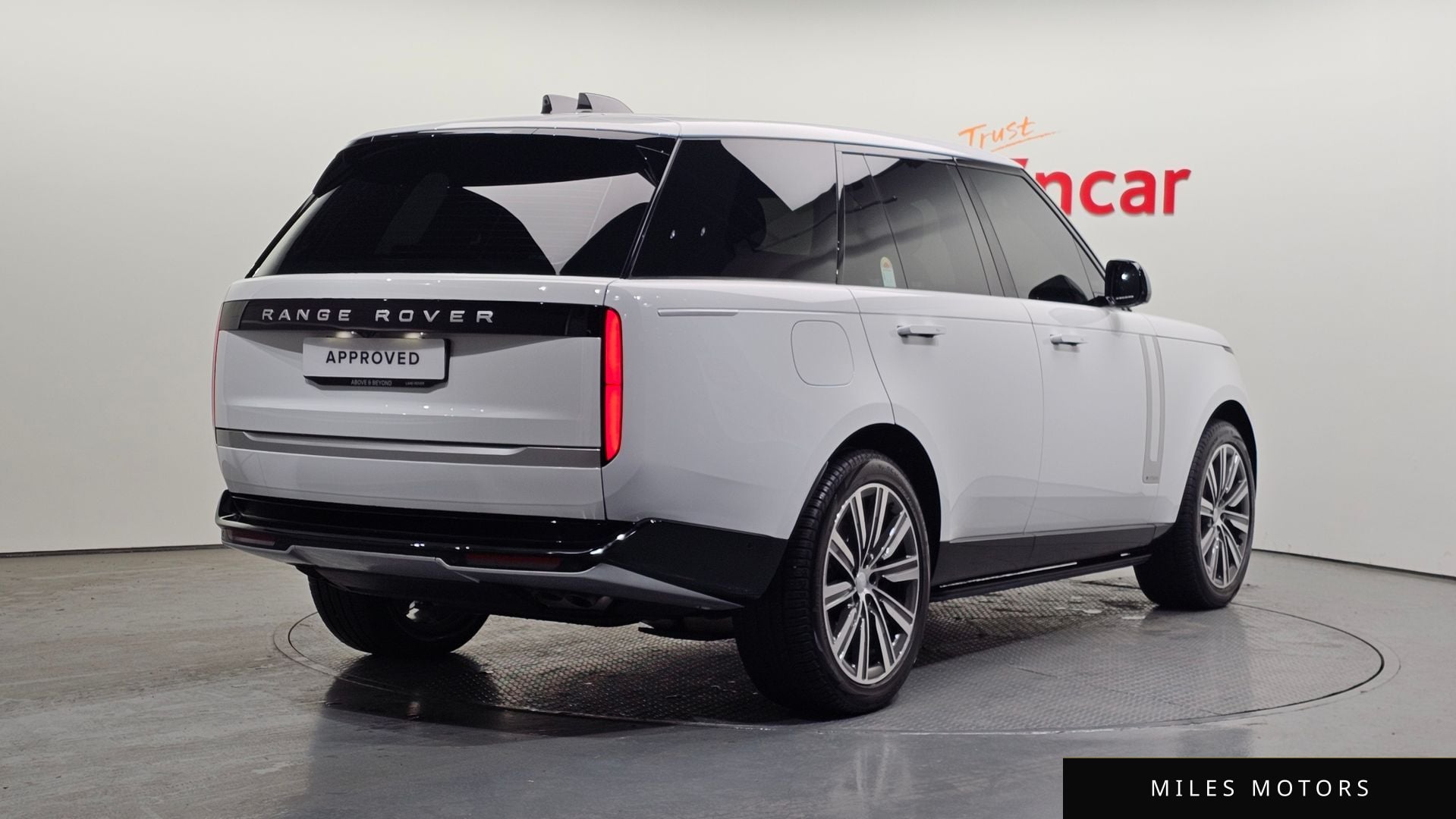 Land Rover Range Rover 2024 — миниатюра 2