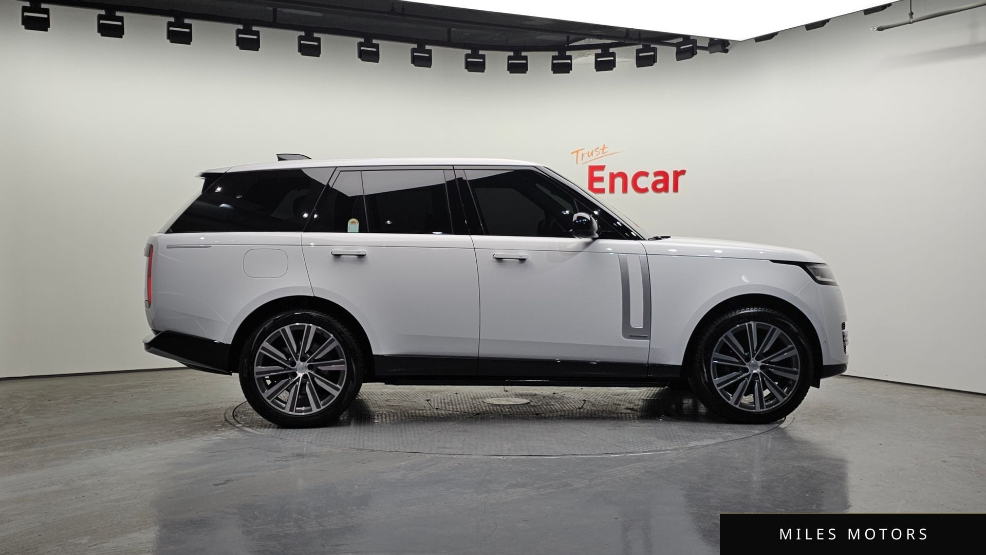 Land Rover Range Rover 2024 — миниатюра 6