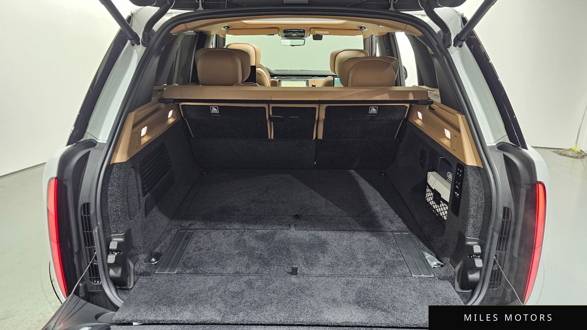 Land Rover Range Rover 2024 — миниатюра 20