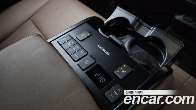 Лексус ES300h 2023 — миниатюра 19