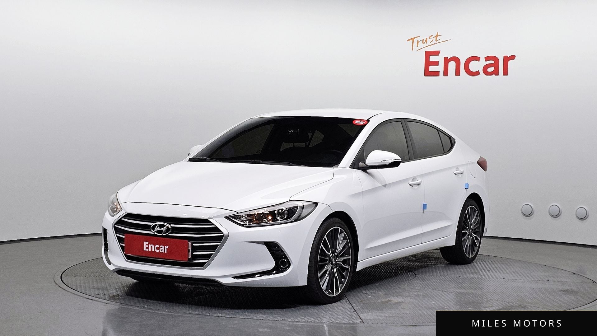 Hyundai AVANTE 2016 — фото 1 из 12