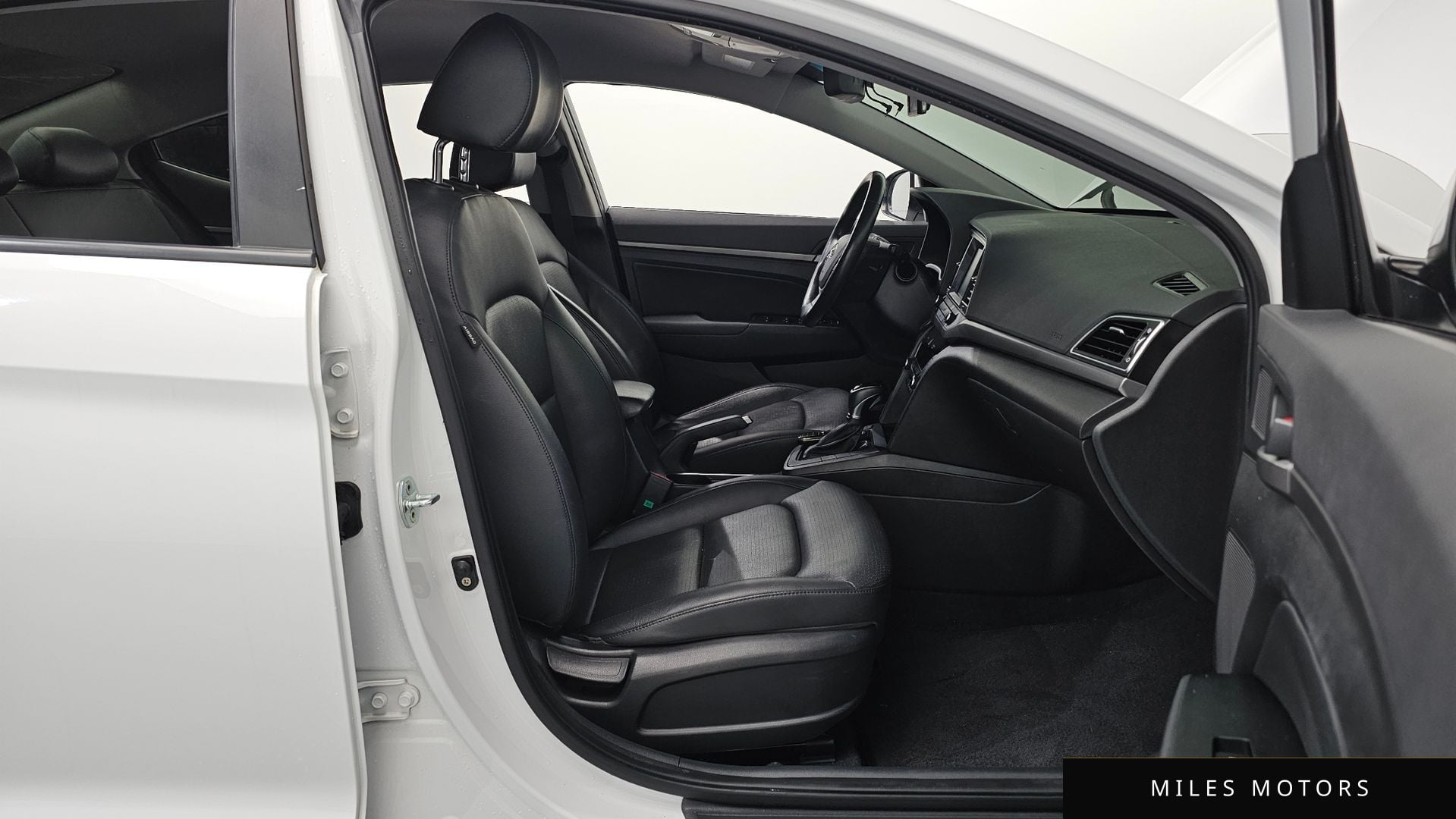 Hyundai AVANTE 2016 — миниатюра 12