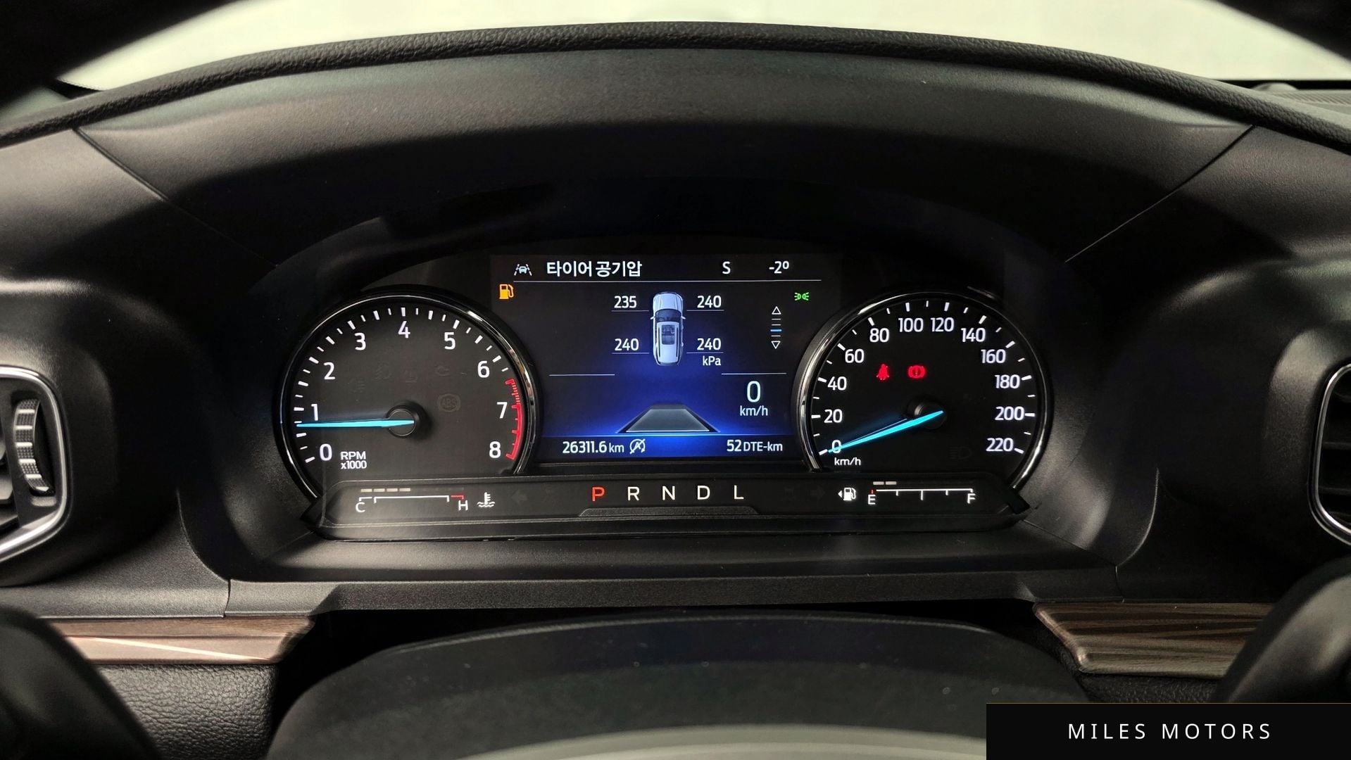Ford Explorer 2021 — миниатюра 8