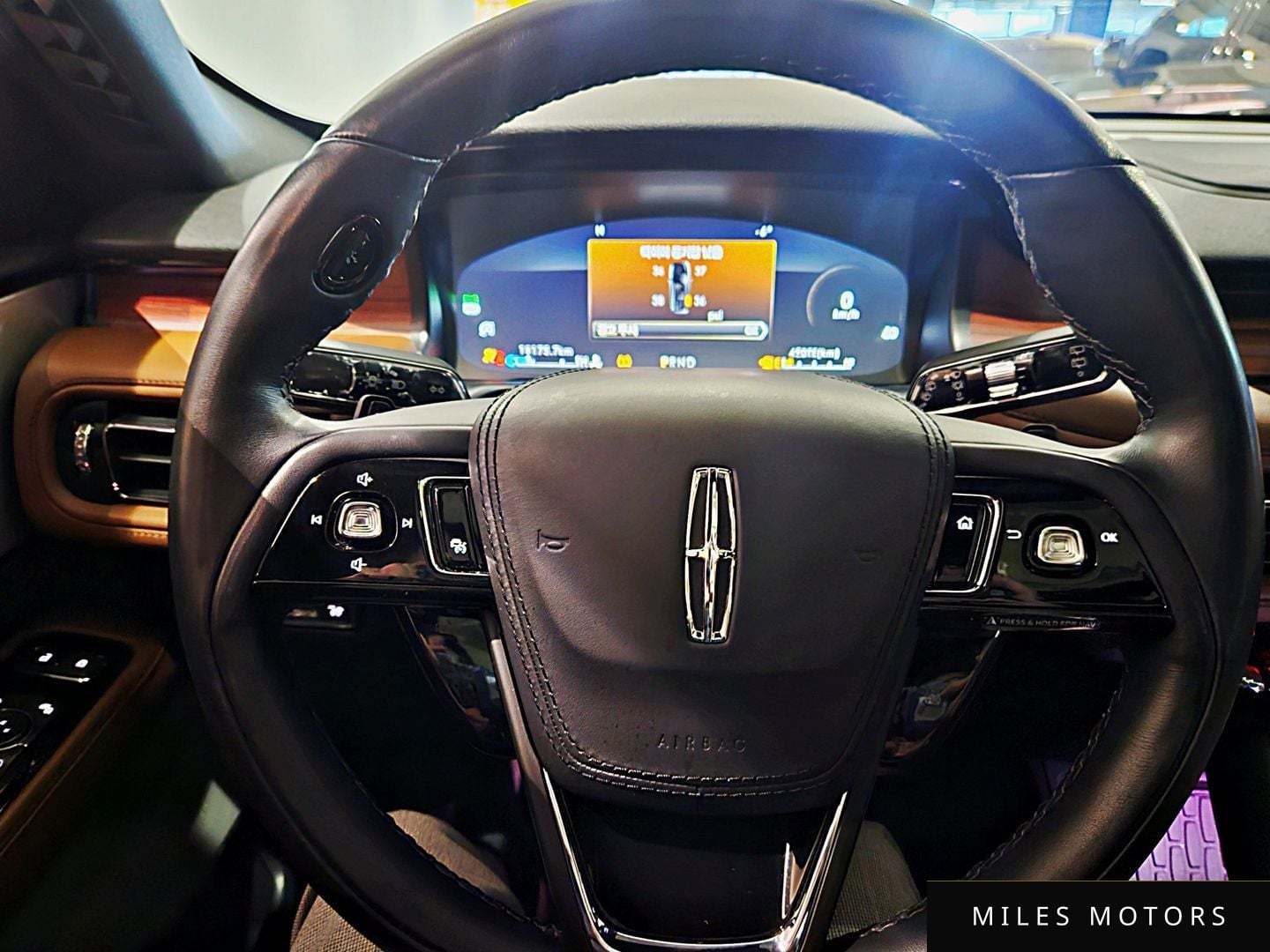 Lincoln Aviator 2023 — миниатюра 10