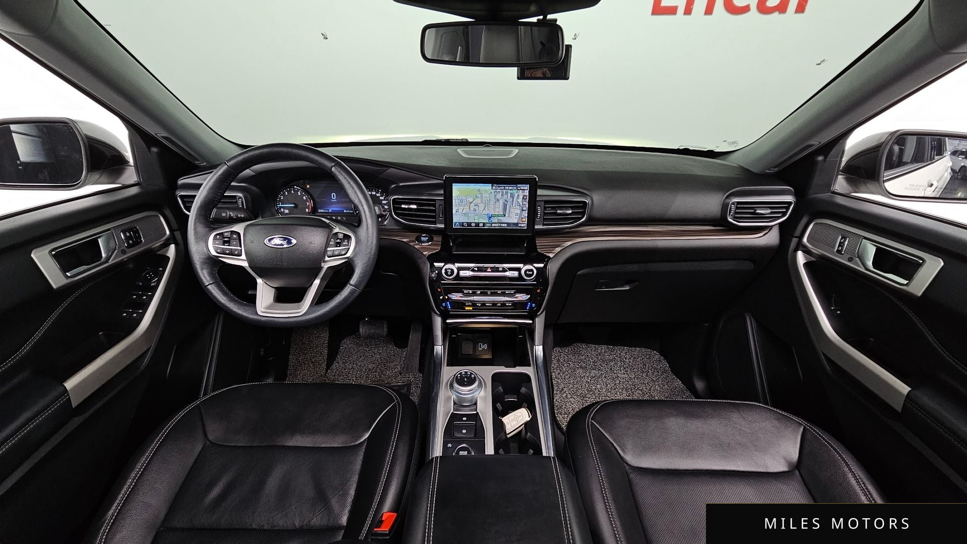 Ford Explorer 2022 — миниатюра 7