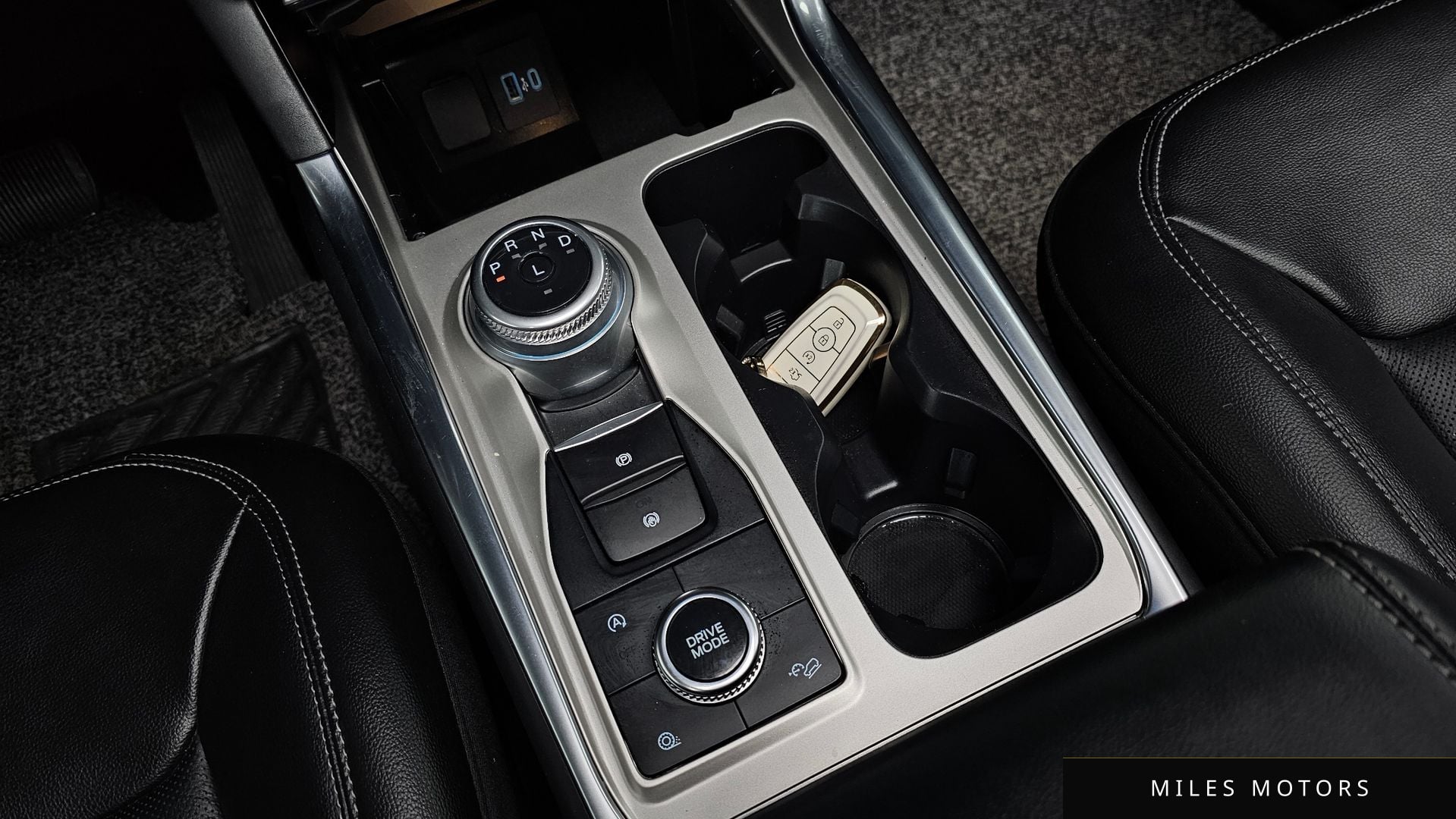 Ford Explorer 2022 — миниатюра 9