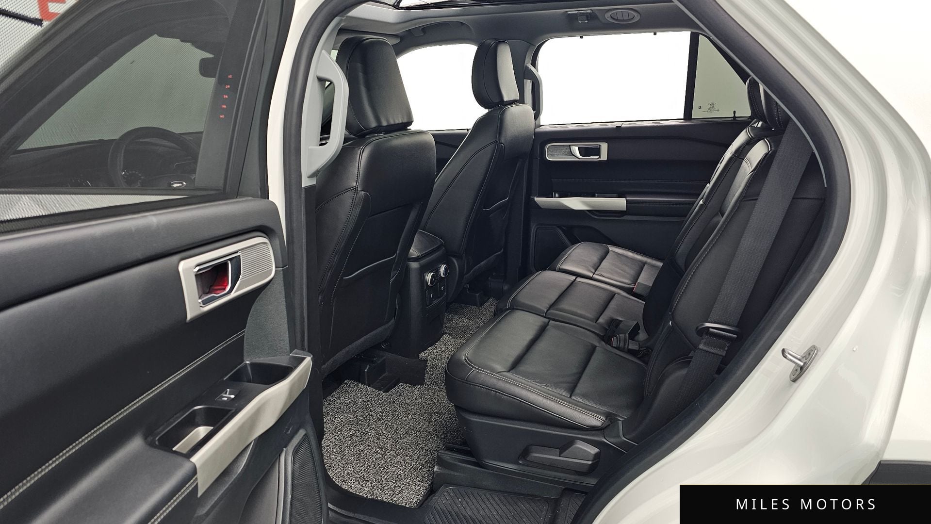 Ford Explorer 2022 — миниатюра 12