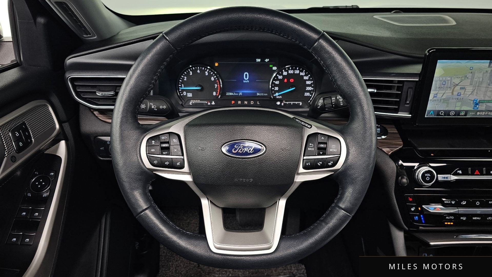 Ford Explorer 2022 — миниатюра 13