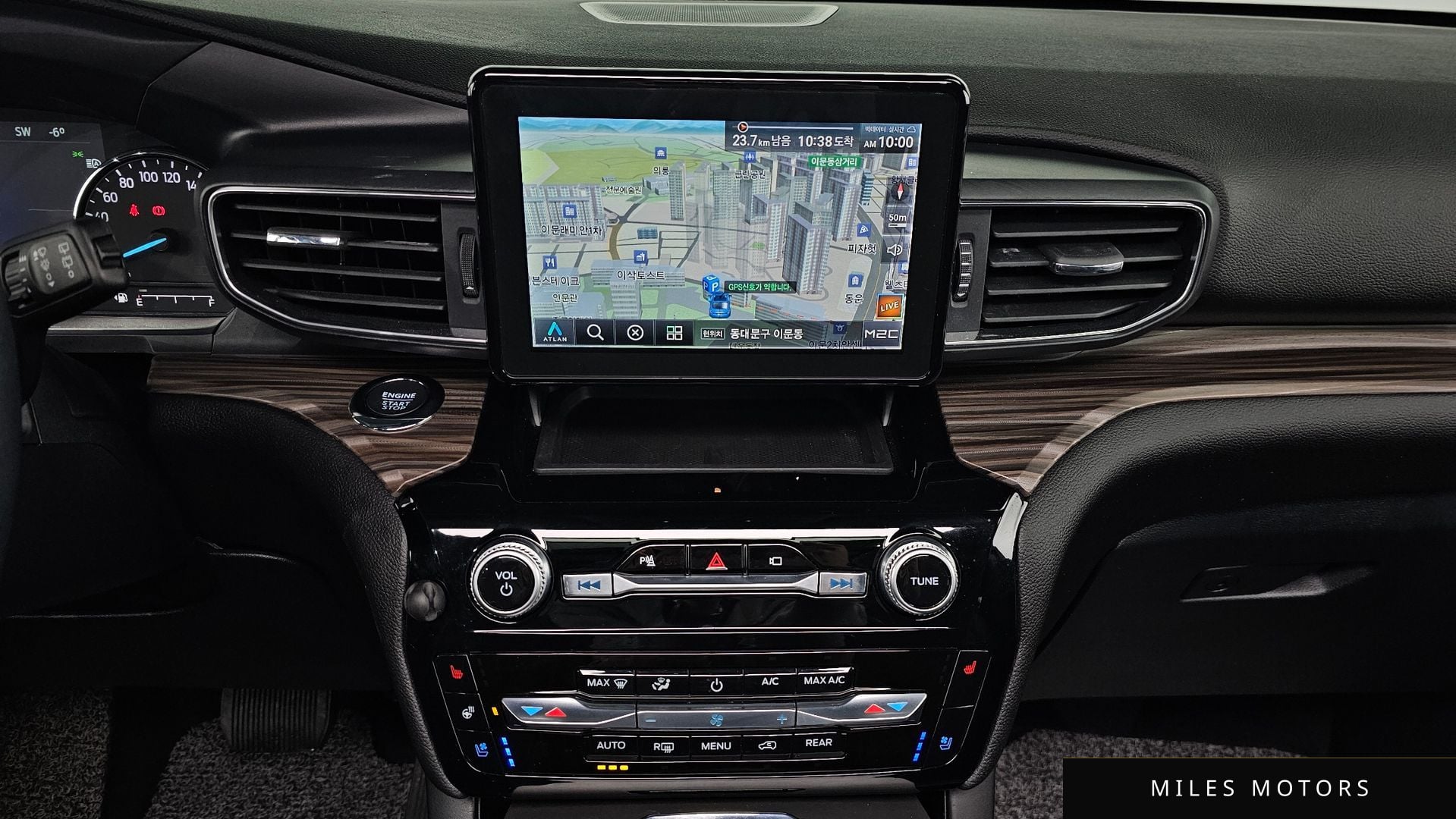 Ford Explorer 2022 — миниатюра 14