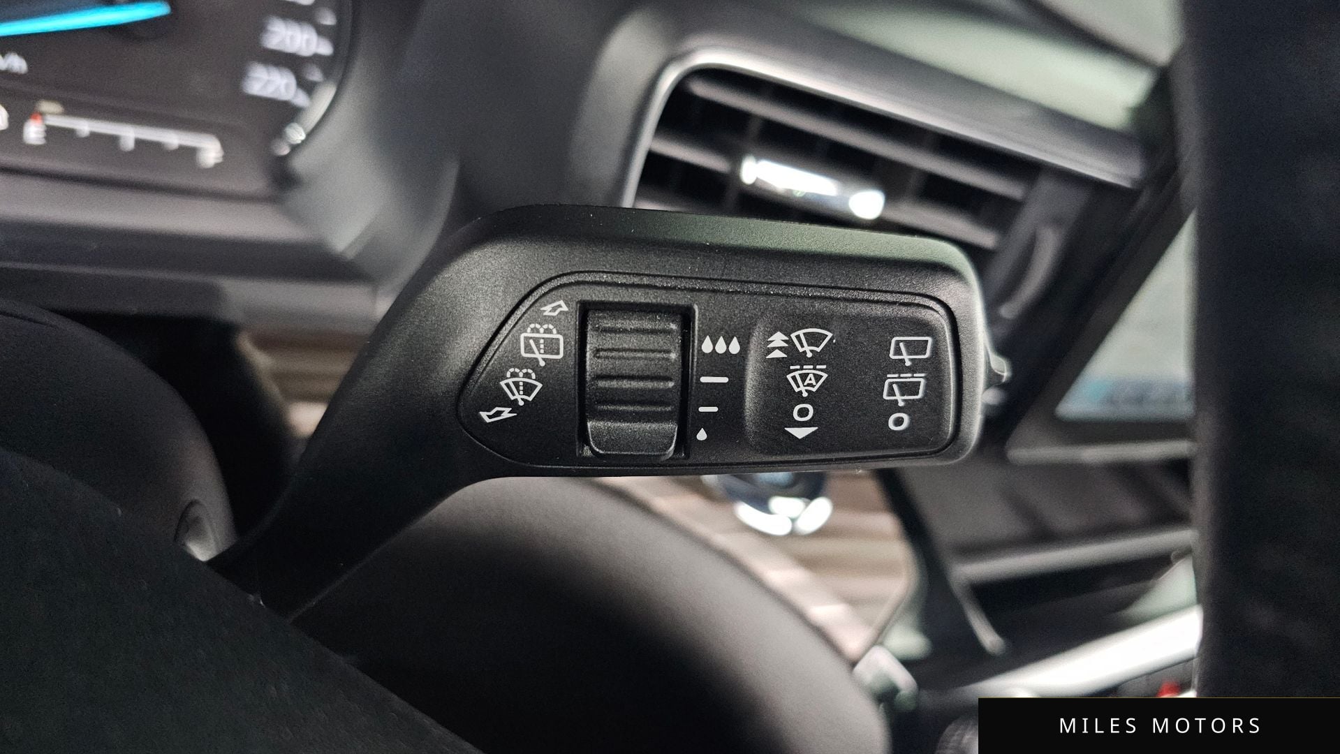 Ford Explorer 2022 — миниатюра 19