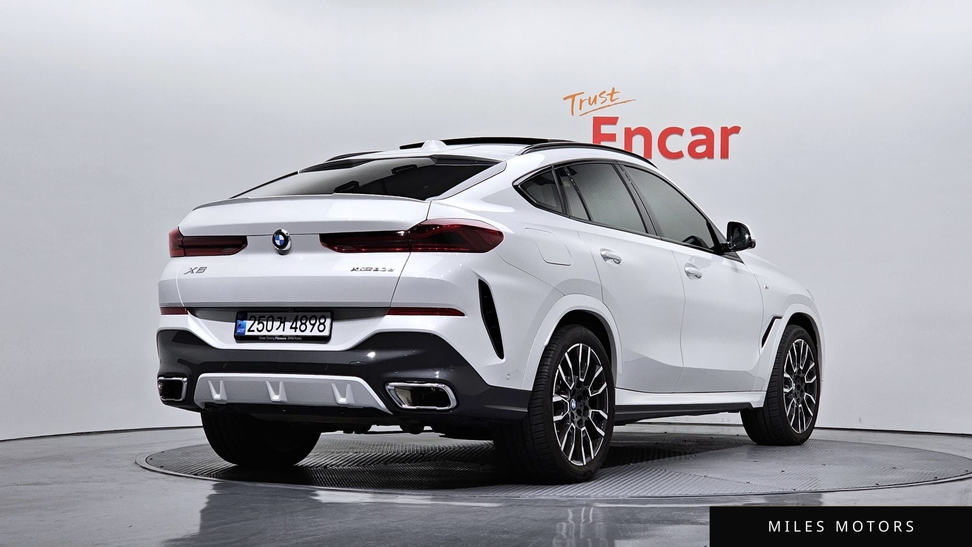 BMW X6 (G06) 2025 — миниатюра 2