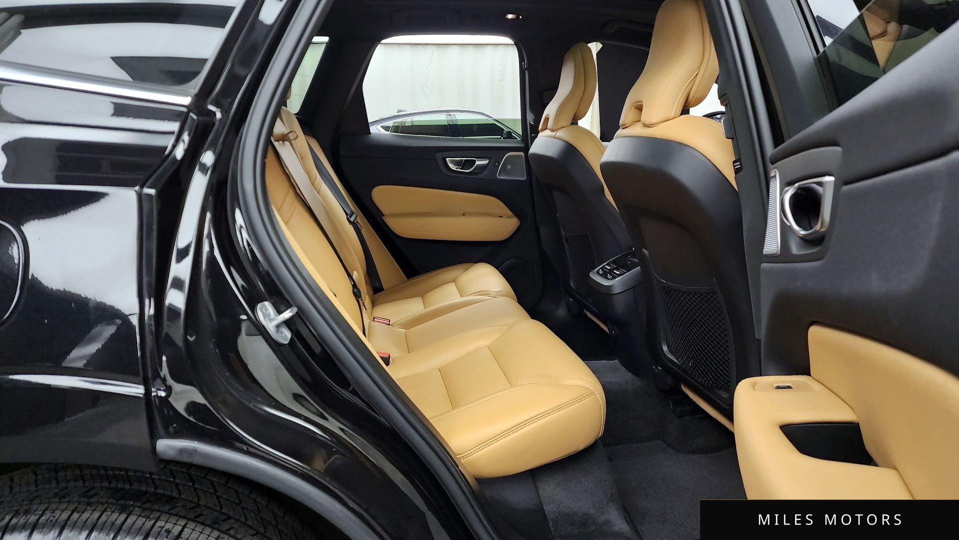Volvo XC60 2024 — миниатюра 12