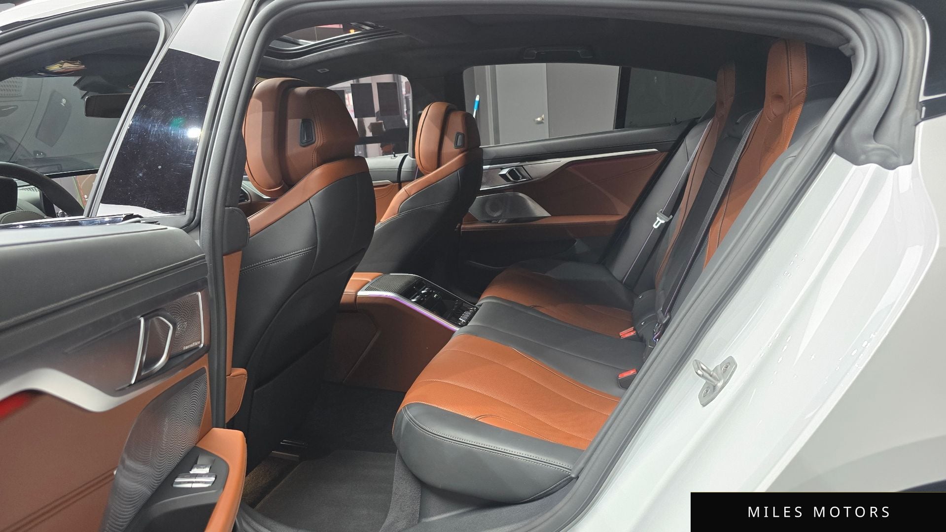 BMW 8 Series (G15) 2025 — миниатюра 12