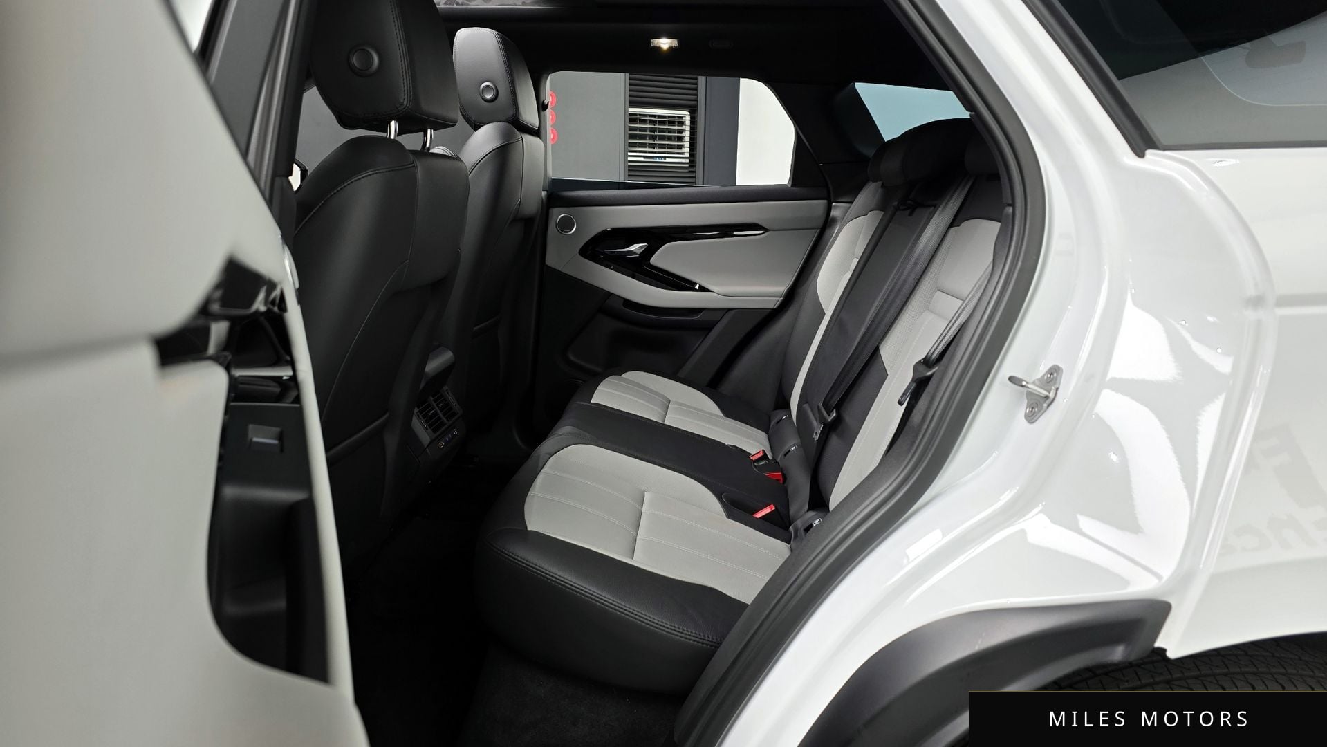 Land Rover Range Rover Evoque 2026 — миниатюра 12