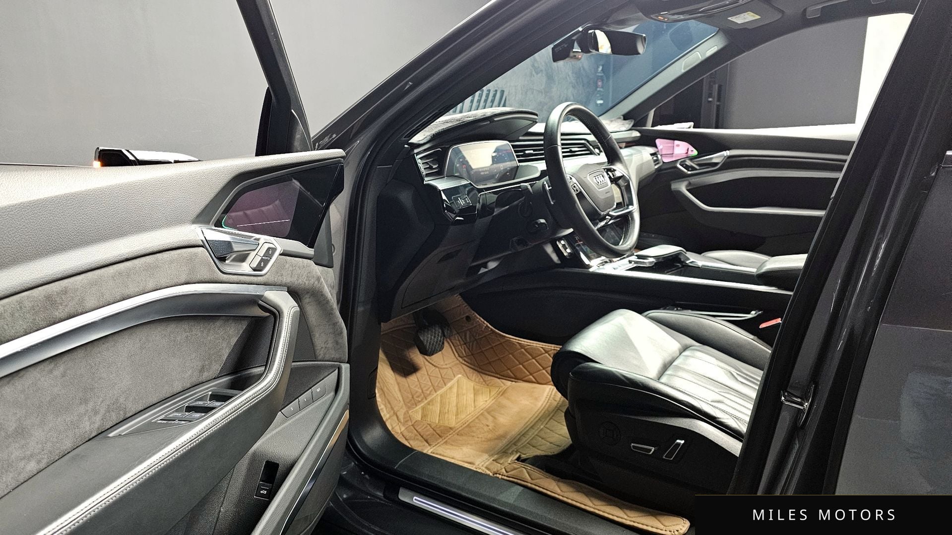 Audi e-트론 2020 — миниатюра 12