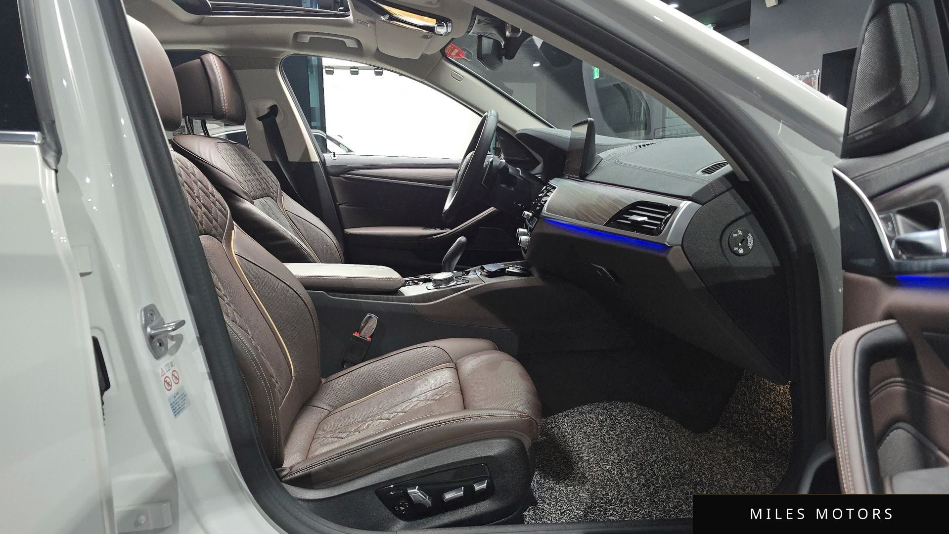 BMW 5 Series (G30) 2021 — миниатюра 11