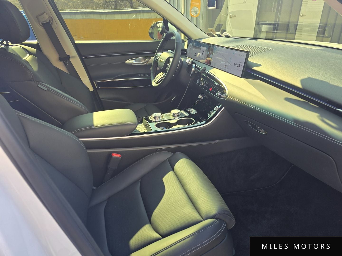 Genesis GV70 2025 — миниатюра 11