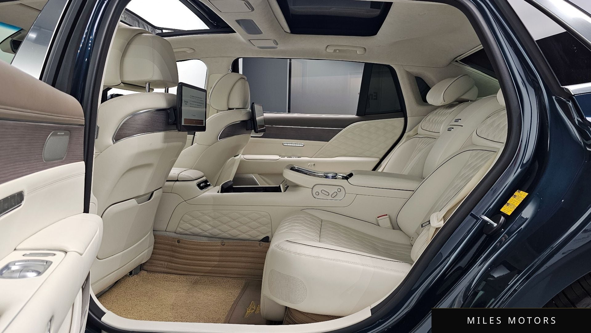 Genesis G90 (RS4) 2022 — миниатюра 12