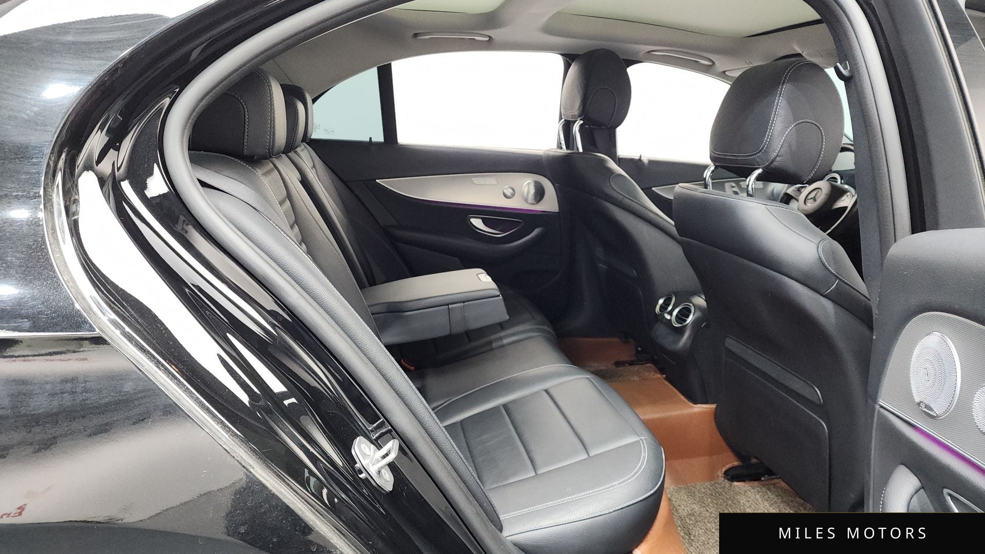 Mercedes-Benz E-Class W213 2017 — миниатюра 12