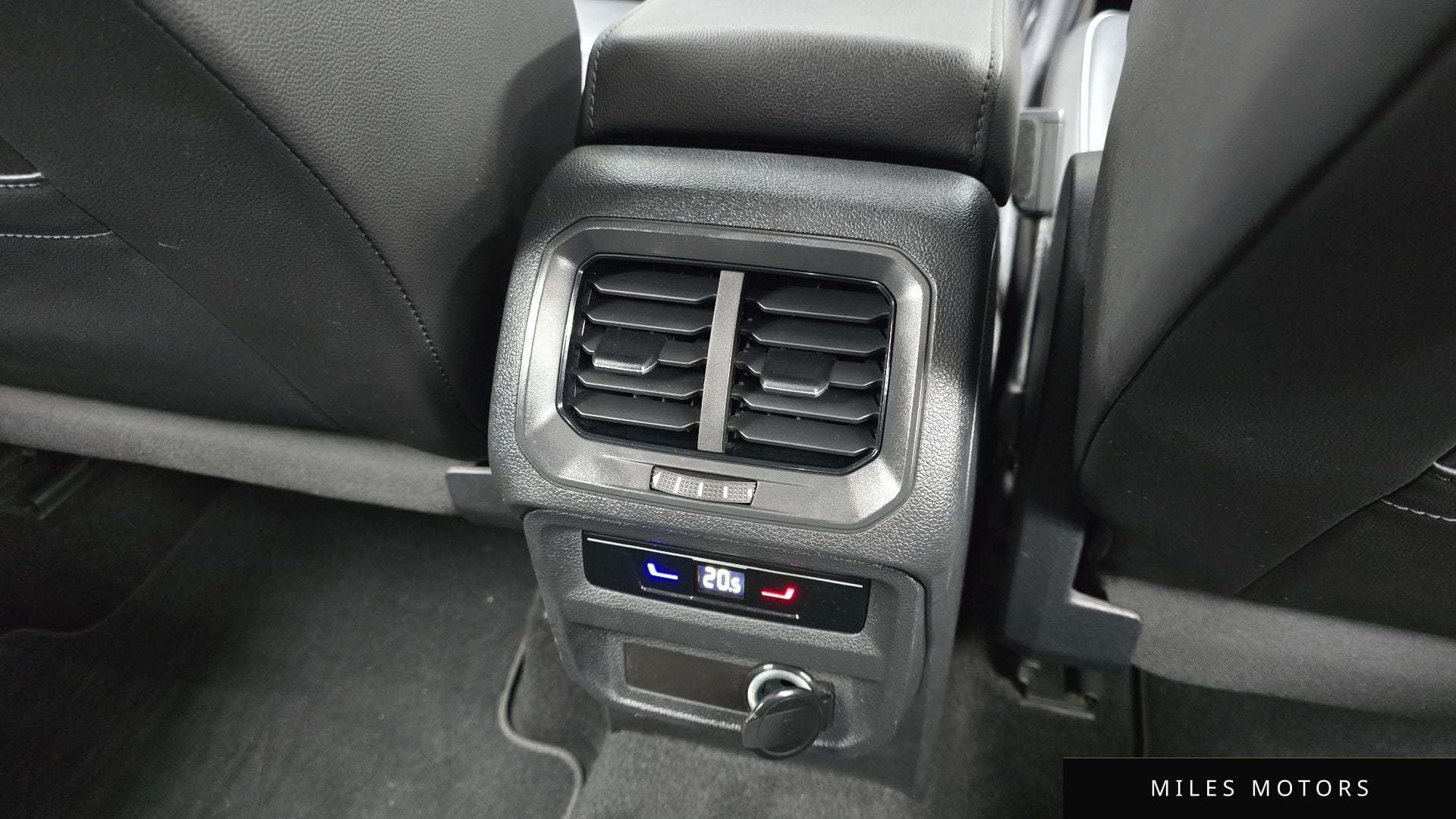 Volkswagen 티구안 2022 — миниатюра 19