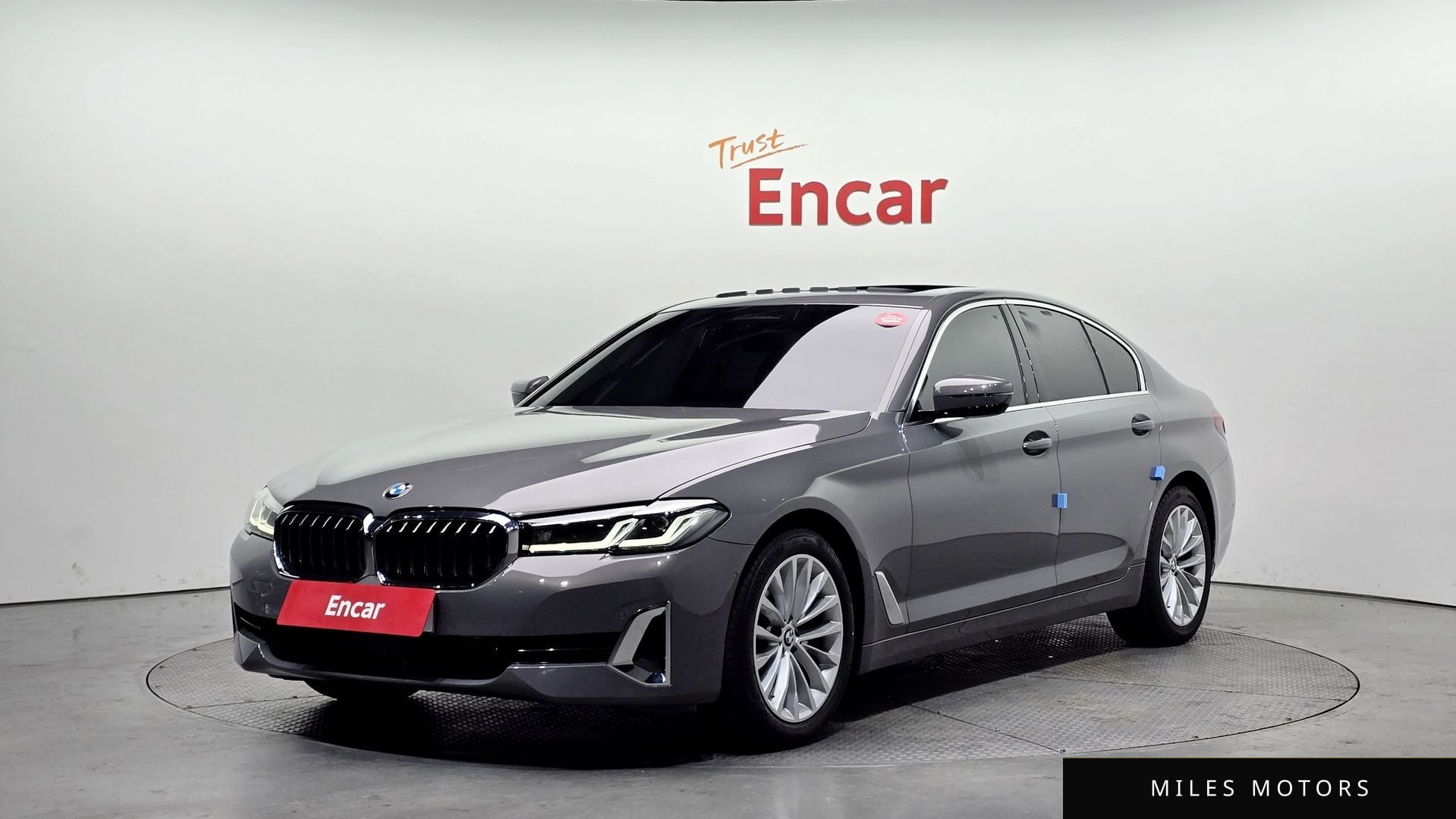 BMW 5 Series (G30) 2022 — фото 1 из 12