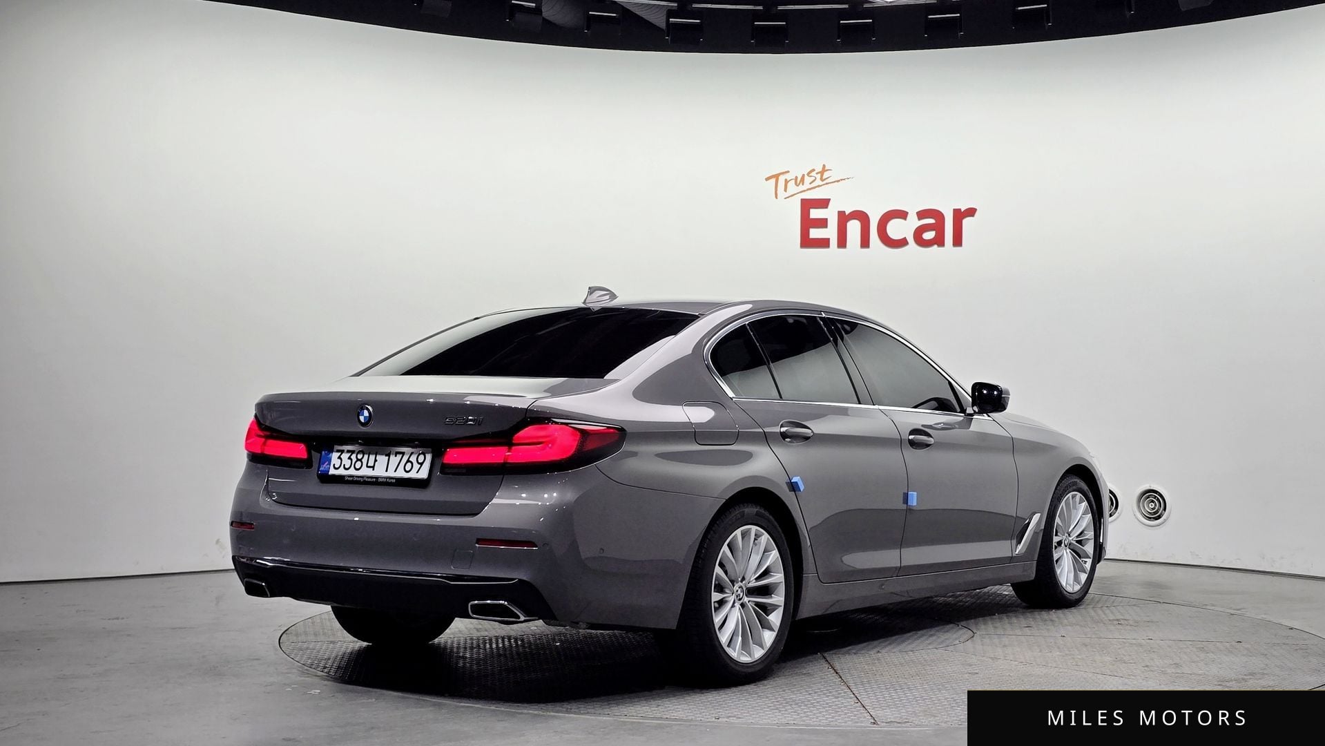 BMW 5 Series (G30) 2022 — миниатюра 2