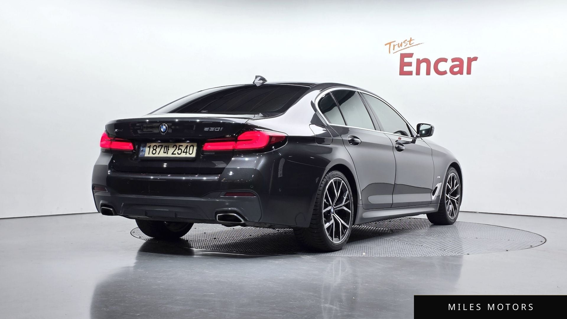 BMW 5 Series (G30) 2022 — миниатюра 2