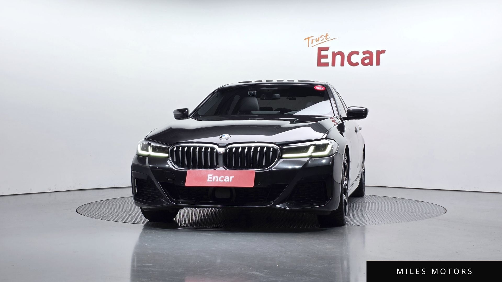 BMW 5 Series (G30) 2022 — миниатюра 3
