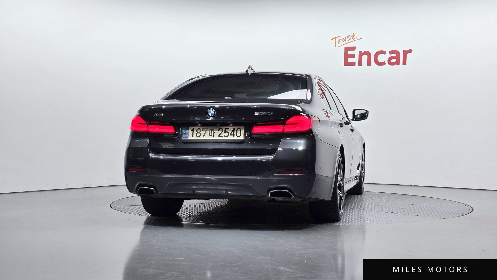 BMW 5 Series (G30) 2022 — миниатюра 4
