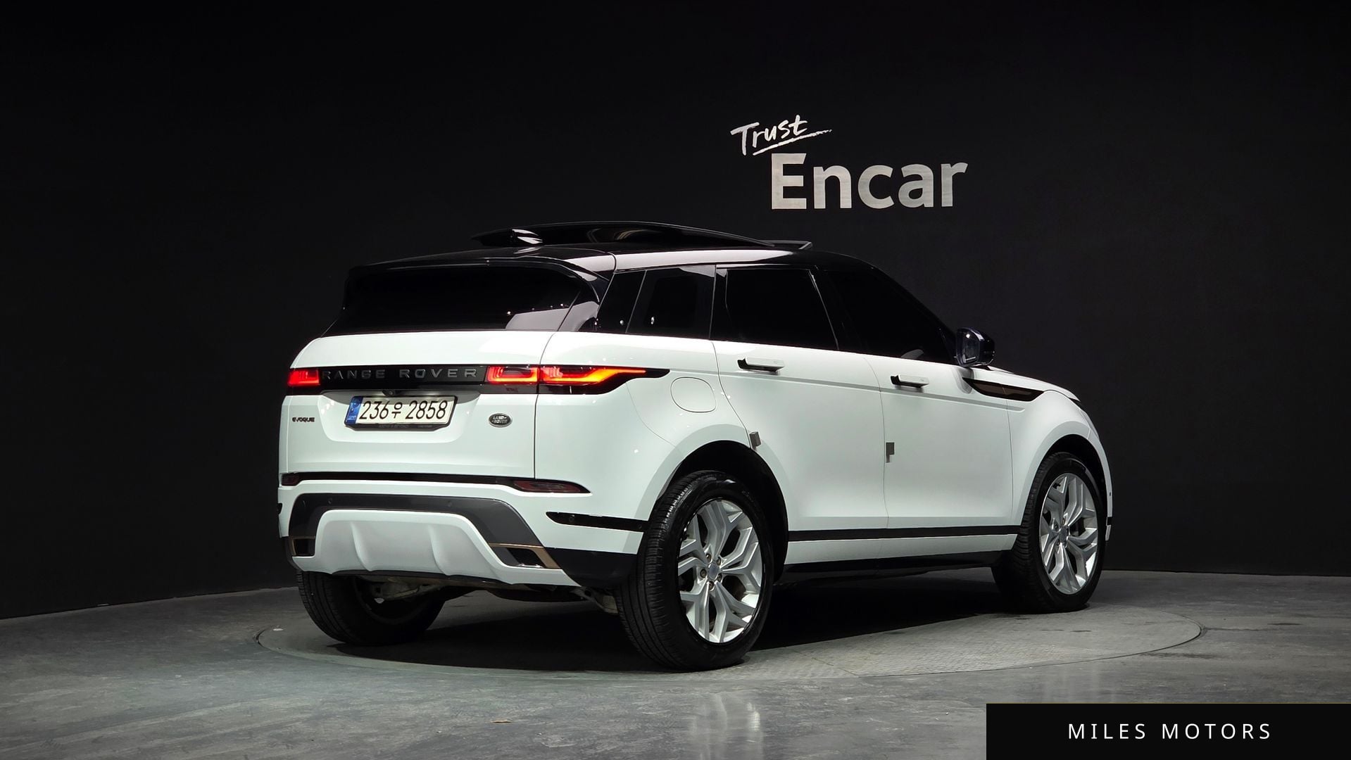 Land Rover Range Rover Evoque 2022 — миниатюра 2
