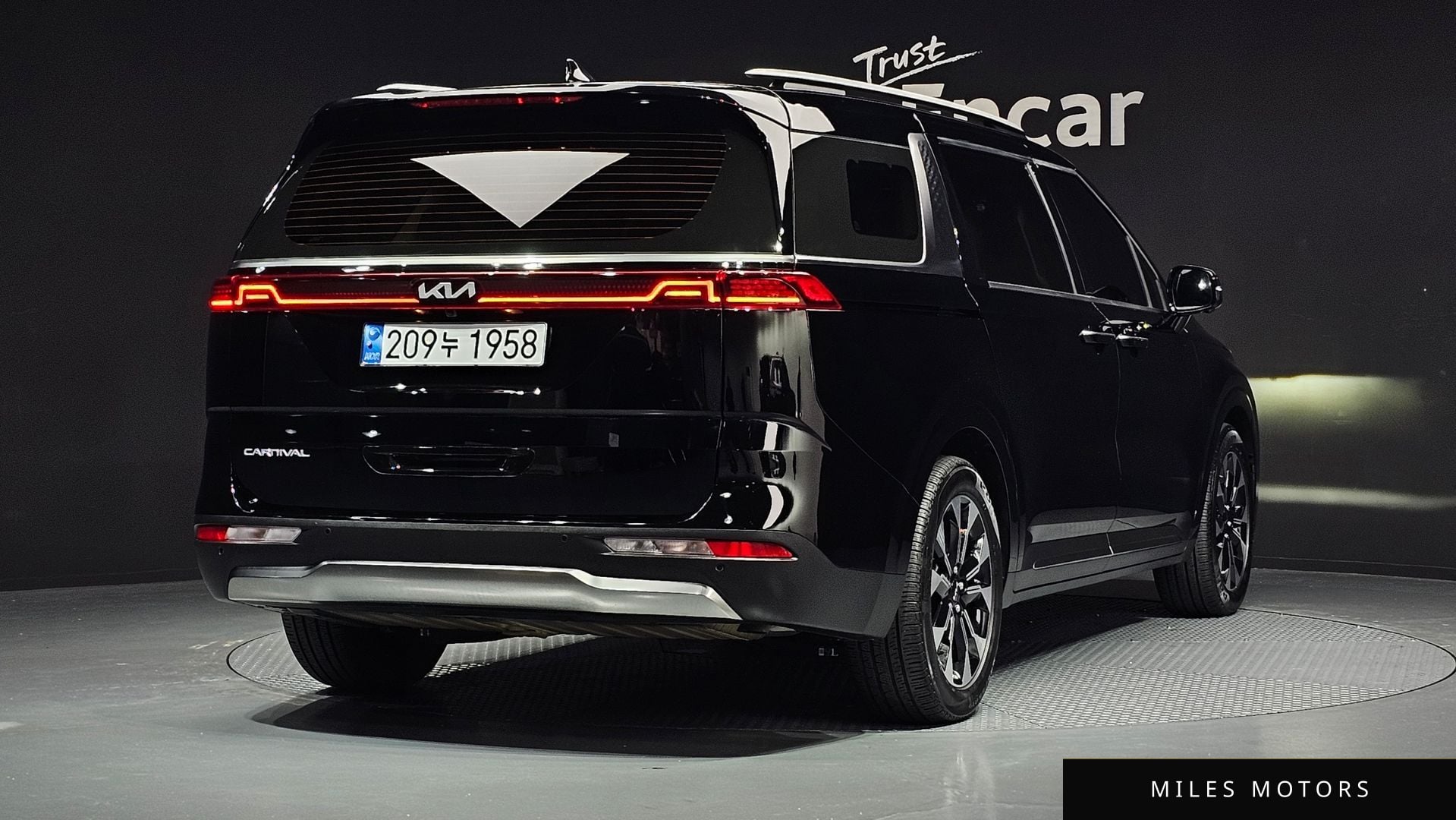 Kia Carnival 2022 — миниатюра 2
