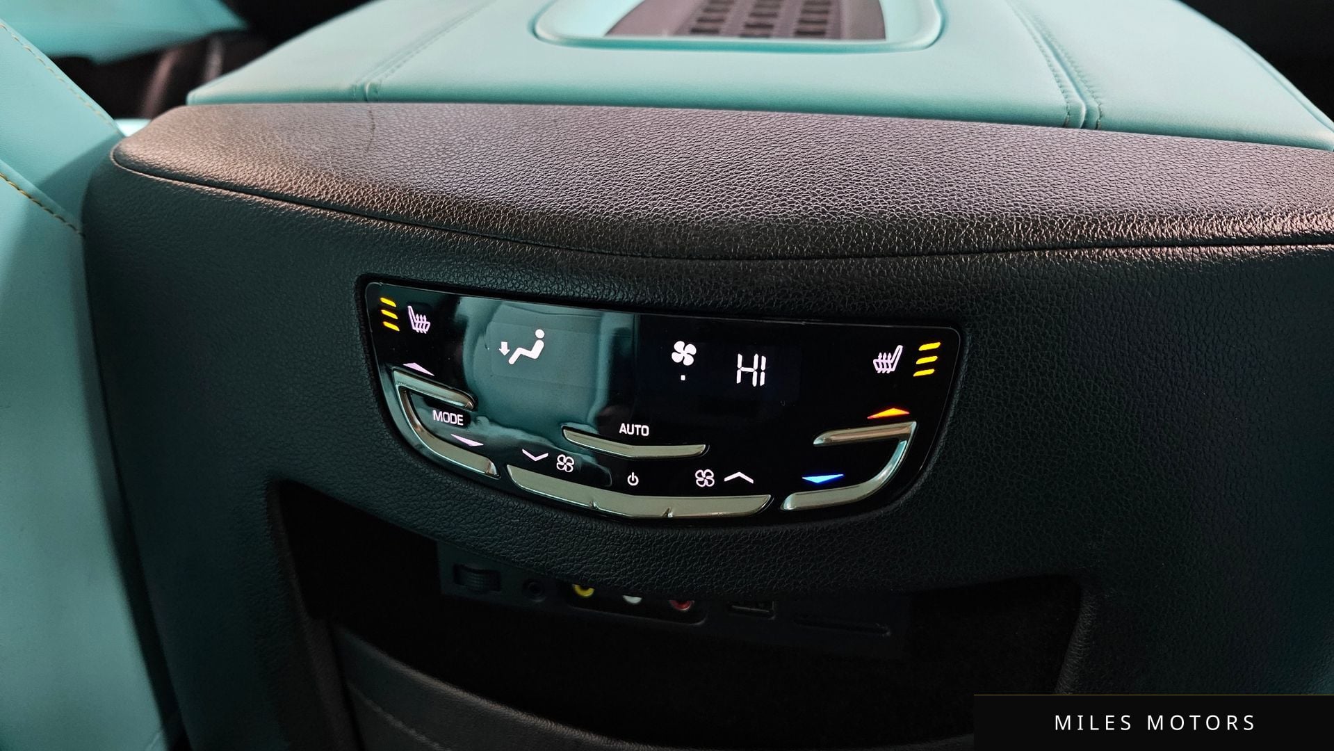 Cadillac 에스컬레이드 2015 — миниатюра 19
