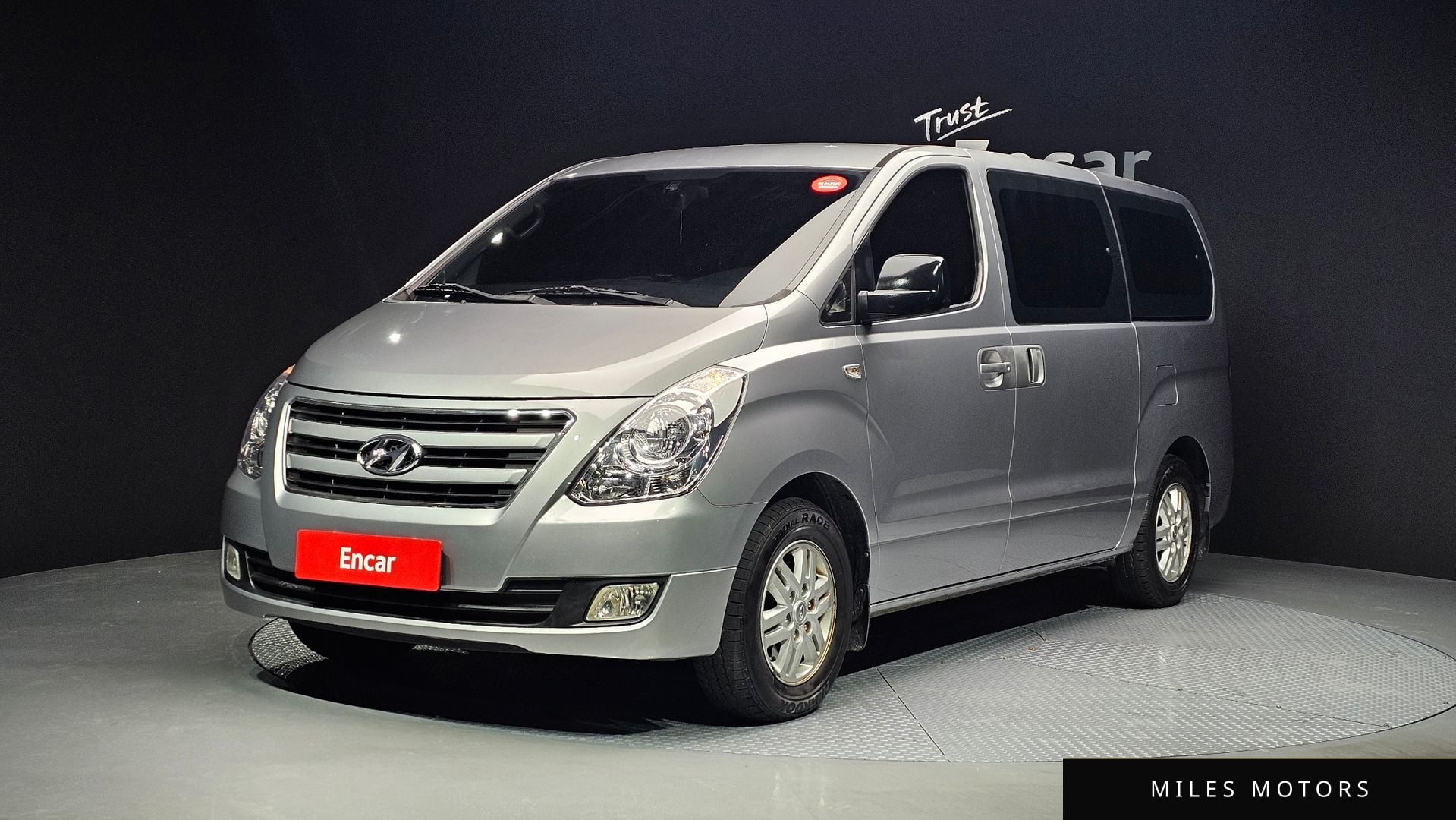 Hyundai Starex 2016 — фото 1 из 12